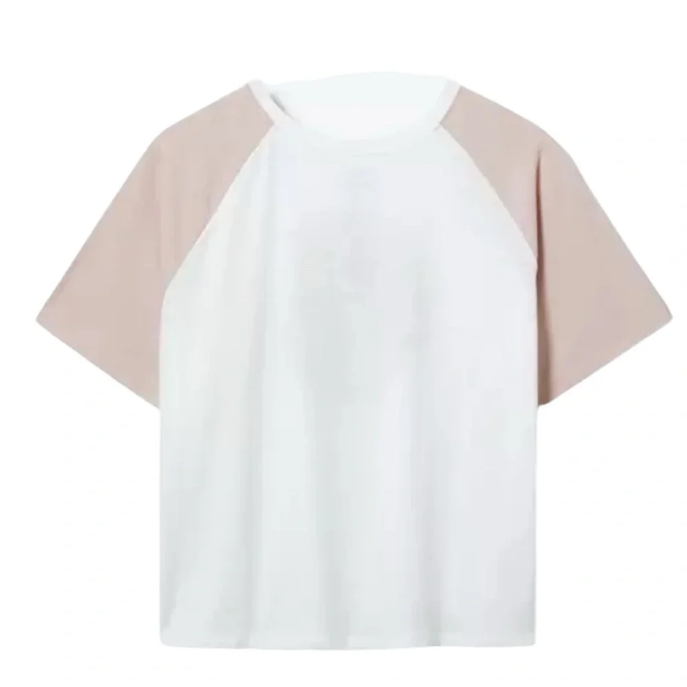 Size 1: Torrid Strawberry Shortcake x My Melody Cotton Crop Raglan Tee - Picture 2 of 6